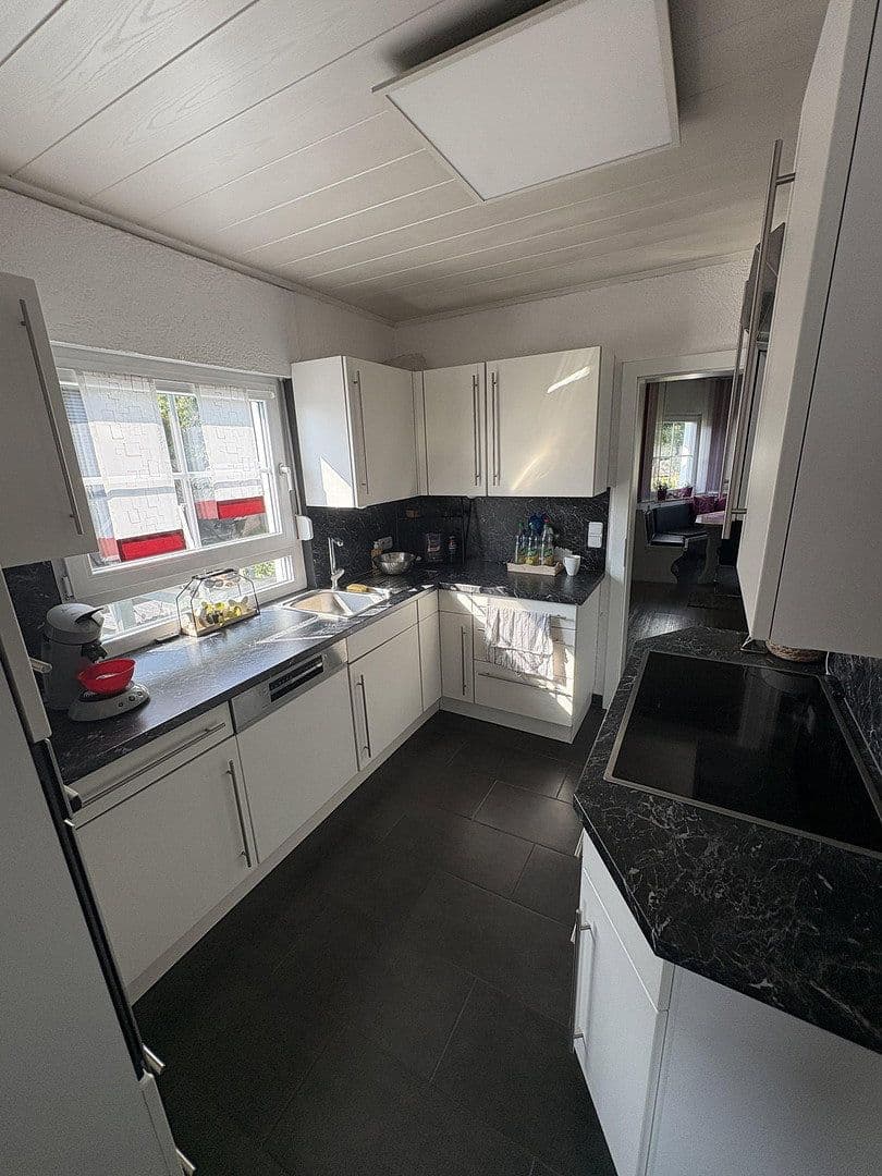 Predaj domu 133 m², pozemek 730 m², Kugelbergweg 5, Beratzhausen, Bavorsko Predaj domu 133 m², pozemek 730 m², Kugelbergweg 5, Beratzhausen, Bavorsko