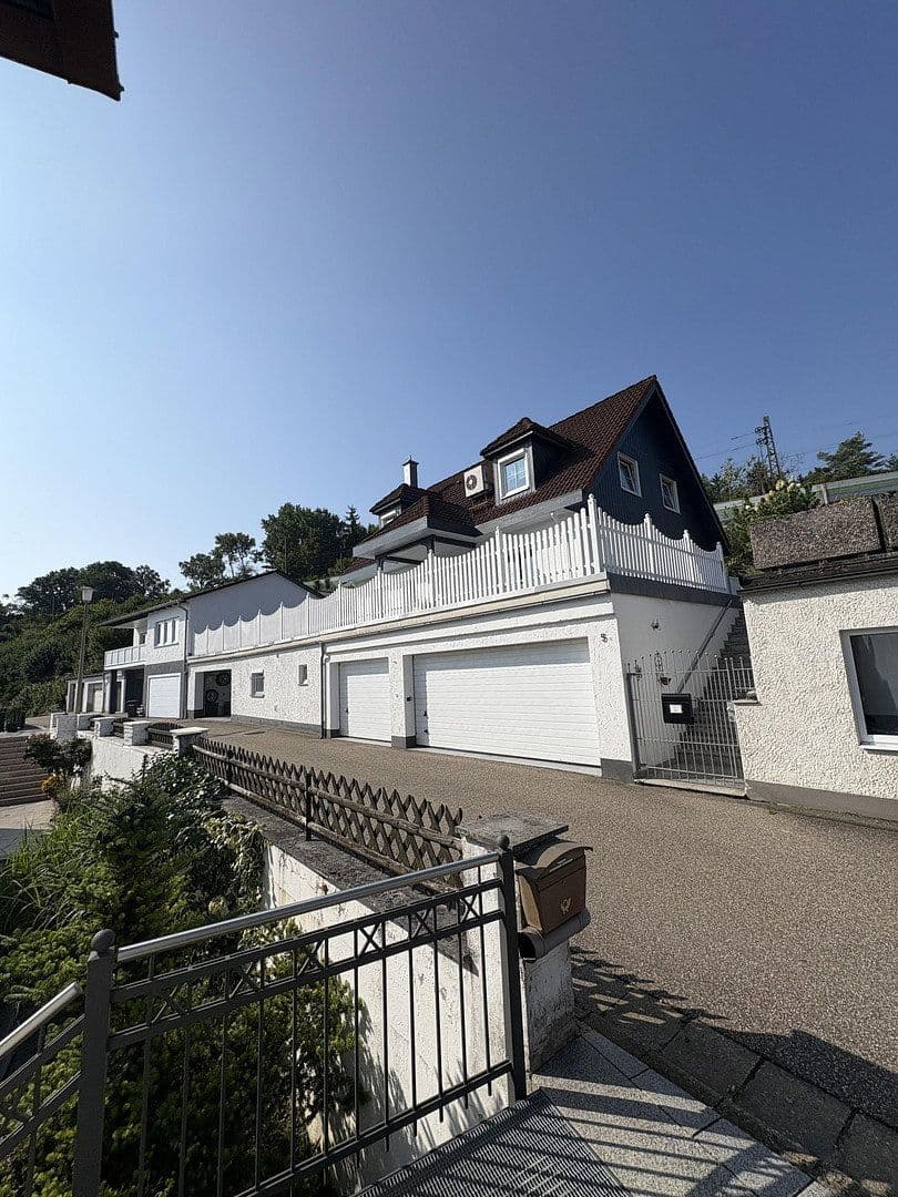 Predaj domu 133 m², pozemek 730 m², Kugelbergweg 5, Beratzhausen, Bavorsko Predaj domu 133 m², pozemek 730 m², Kugelbergweg 5, Beratzhausen, Bavorsko