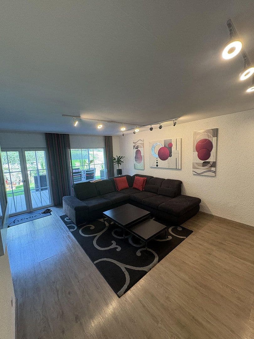 Predaj domu 133 m², pozemek 730 m², Kugelbergweg 5, Beratzhausen, Bavorsko Predaj domu 133 m², pozemek 730 m², Kugelbergweg 5, Beratzhausen, Bavorsko