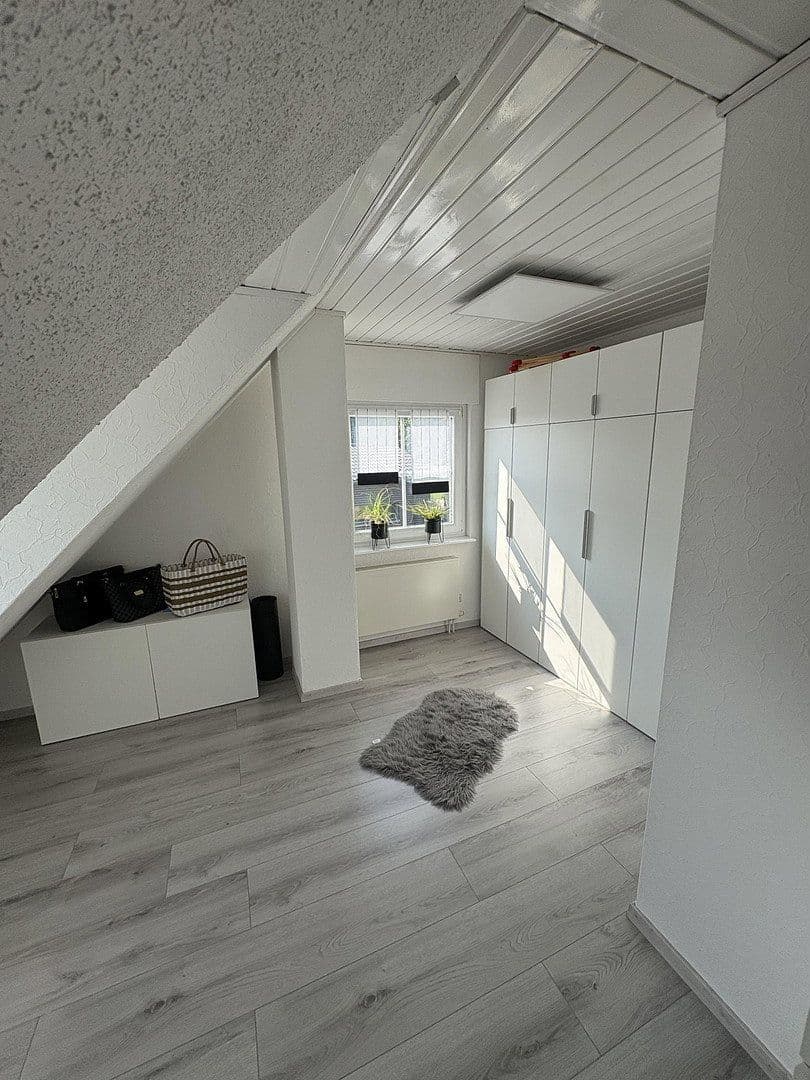 Predaj domu 133 m², pozemek 730 m², Kugelbergweg 5, Beratzhausen, Bavorsko Predaj domu 133 m², pozemek 730 m², Kugelbergweg 5, Beratzhausen, Bavorsko