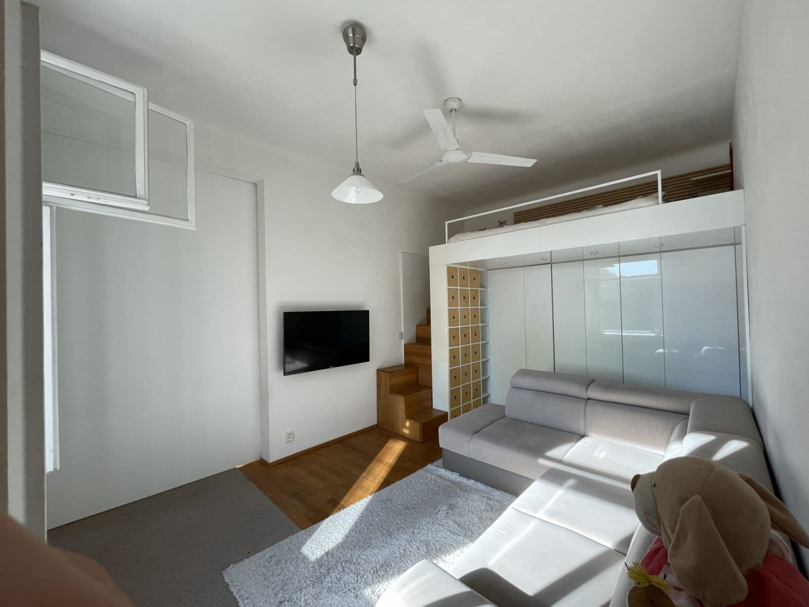 Prenájom bytu 1-izbový 38 m², Thámova, Praha, Praha Prenájom bytu 1-izbový 38 m², Thámova, Praha, Praha