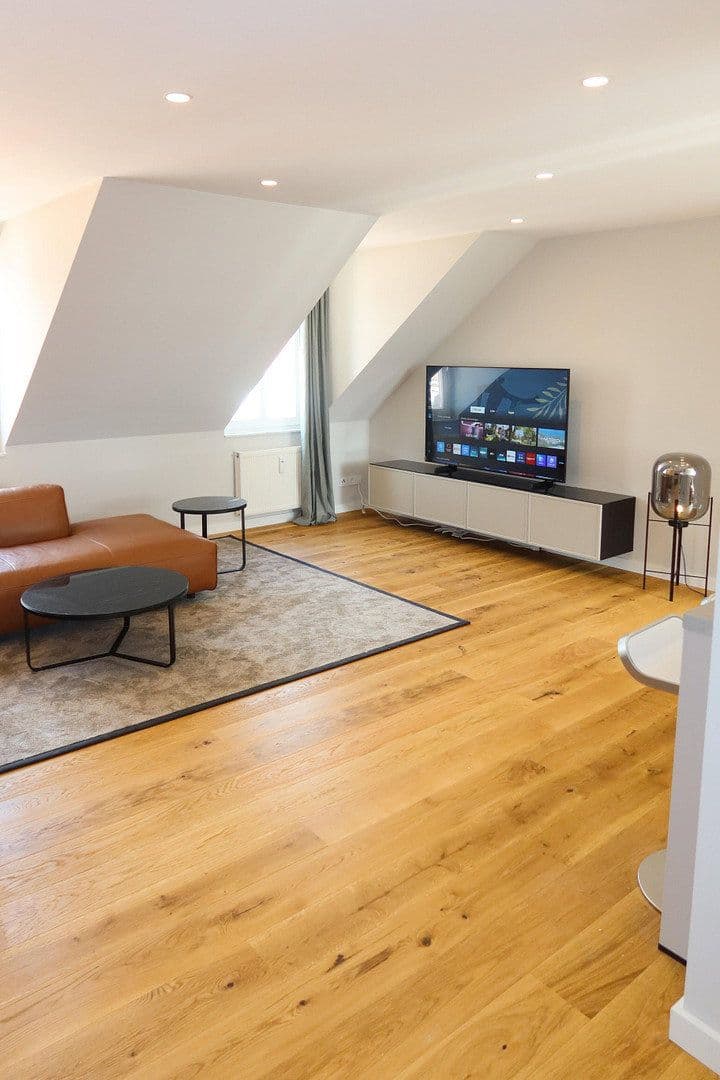 Prenájom bytu 3-izbový 90 m², Zwickau, Sasko Prenájom bytu 3-izbový 90 m², Zwickau, Sasko