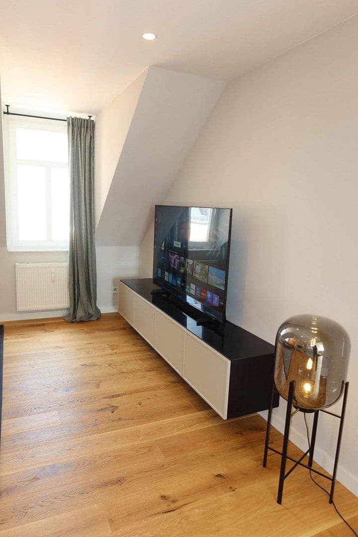 Prenájom bytu 3-izbový 90 m², Zwickau, Sasko Prenájom bytu 3-izbový 90 m², Zwickau, Sasko
