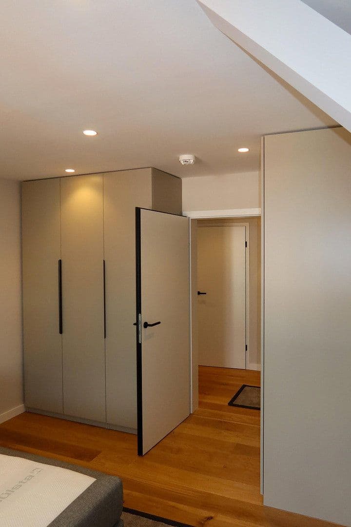 Prenájom bytu 3-izbový 90 m², Zwickau, Sasko Prenájom bytu 3-izbový 90 m², Zwickau, Sasko