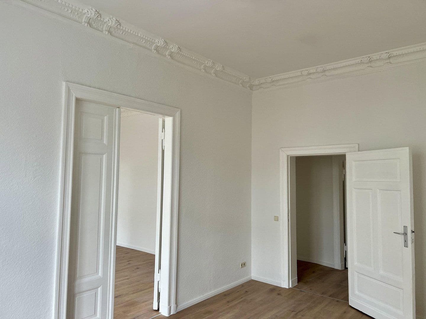 Prenájom bytu 3-izbový 92 m², Magdeburg, Sasko-Anhaltsko Prenájom bytu 3-izbový 92 m², Magdeburg, Sasko-Anhaltsko