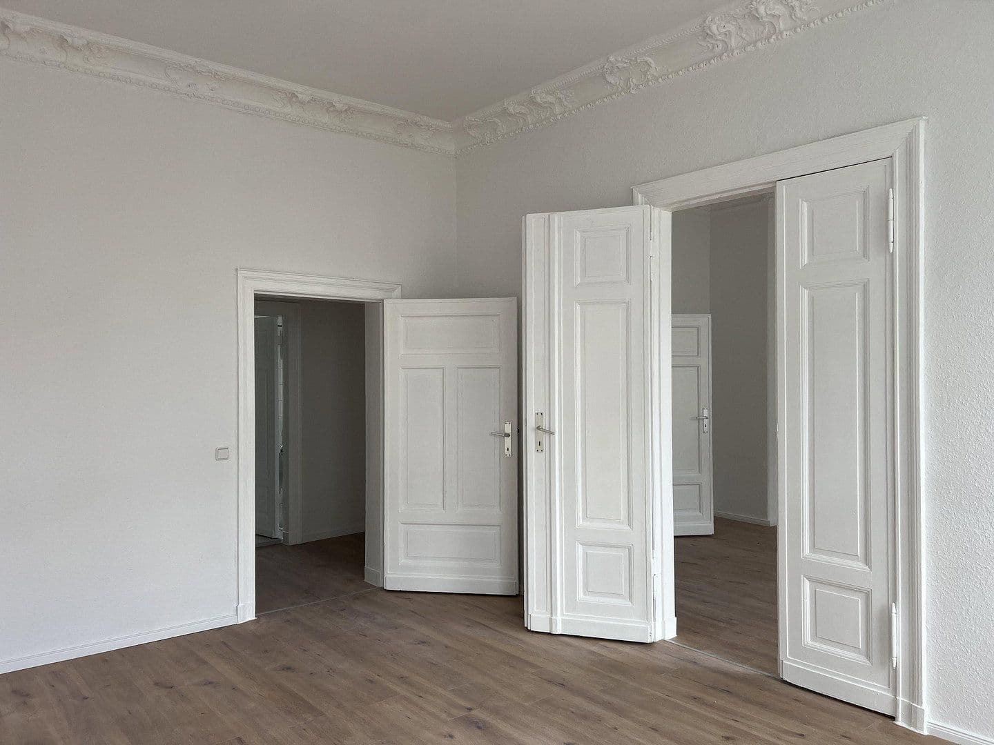 Prenájom bytu 3-izbový 92 m², Magdeburg, Sasko-Anhaltsko Prenájom bytu 3-izbový 92 m², Magdeburg, Sasko-Anhaltsko