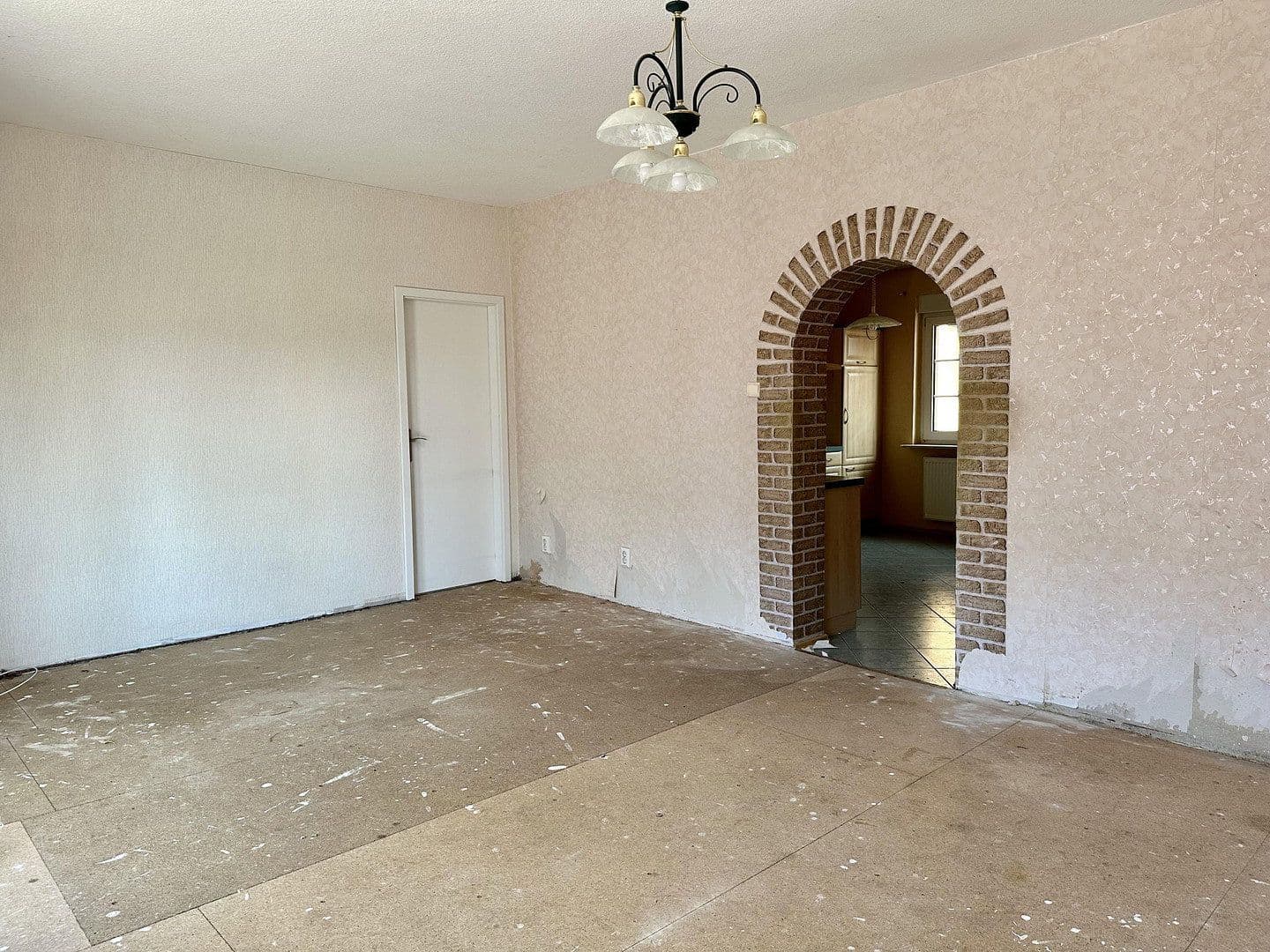 Predaj domu 132 m², pozemek 1.544 m², Predätzer Weg 2, Burg, Sasko-Anhaltsko Predaj domu 132 m², pozemek 1.544 m², Predätzer Weg 2, Burg, Sasko-Anhaltsko