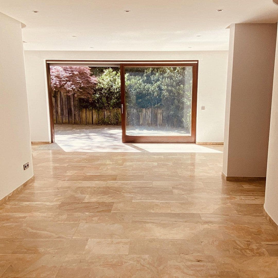Prenájom bytu 3-izbový 99 m², Sindelfingen, Bádensko-Wurttembersko Prenájom bytu 3-izbový 99 m², Sindelfingen, Bádensko-Wurttembersko