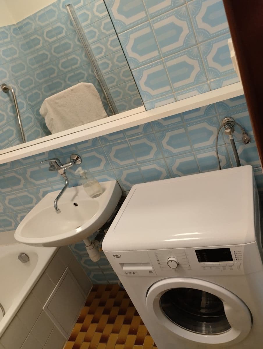 Prenájom bytu 3-izbový 69 m², U Lipek, Jablonné nad Orlicí, Pardubický kraj Prenájom bytu 3-izbový 69 m², U Lipek, Jablonné nad Orlicí, Pardubický kraj