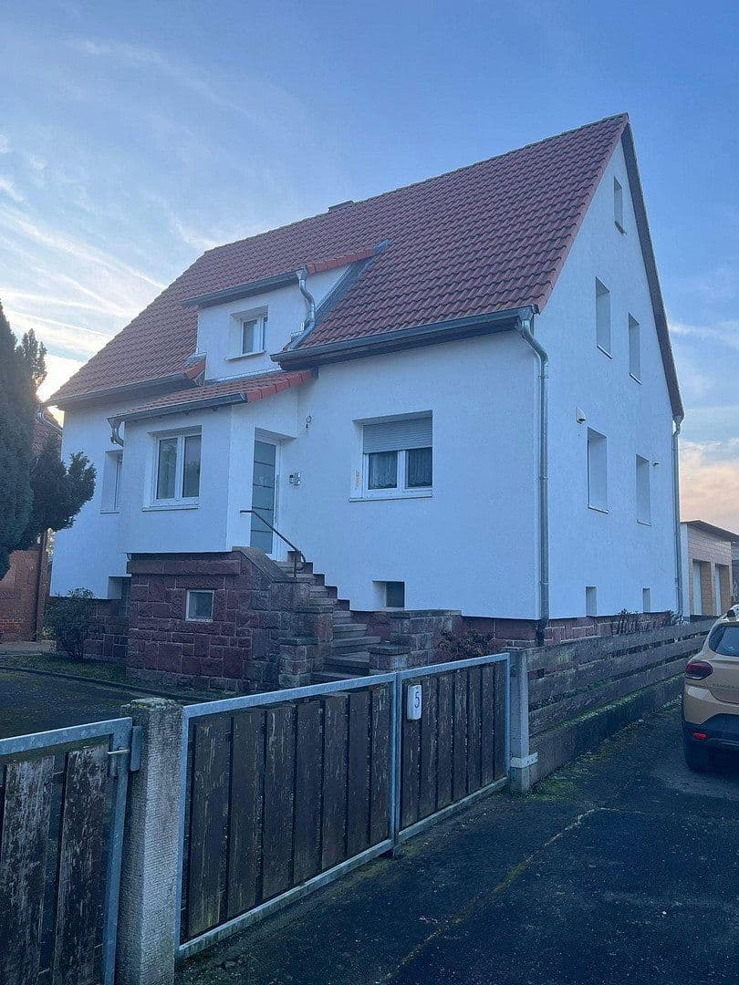 Predaj domu 138 m², pozemek 920 m², Kirchhain, Hesensko Predaj domu 138 m², pozemek 920 m², Kirchhain, Hesensko