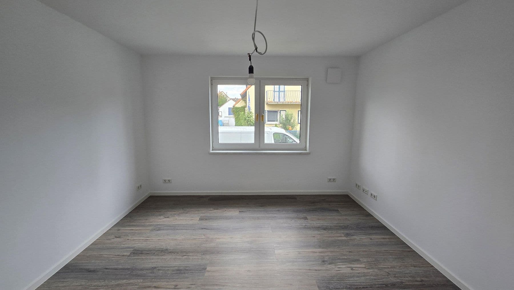 Prenájom bytu 3-izbový 80 m², Römerberg, Porýnie-Falcko Prenájom bytu 3-izbový 80 m², Römerberg, Porýnie-Falcko