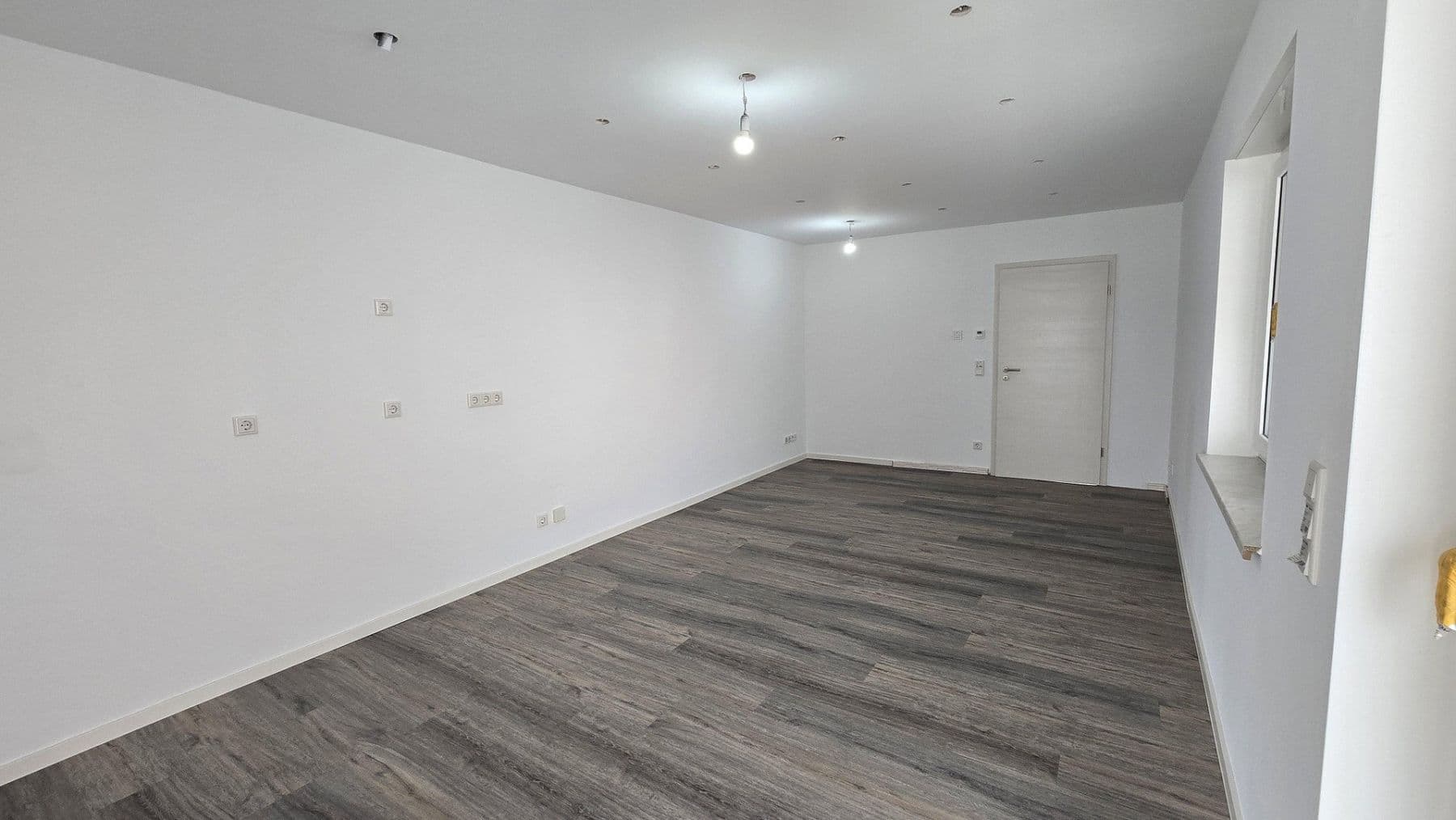 Prenájom bytu 3-izbový 80 m², Römerberg, Porýnie-Falcko Prenájom bytu 3-izbový 80 m², Römerberg, Porýnie-Falcko