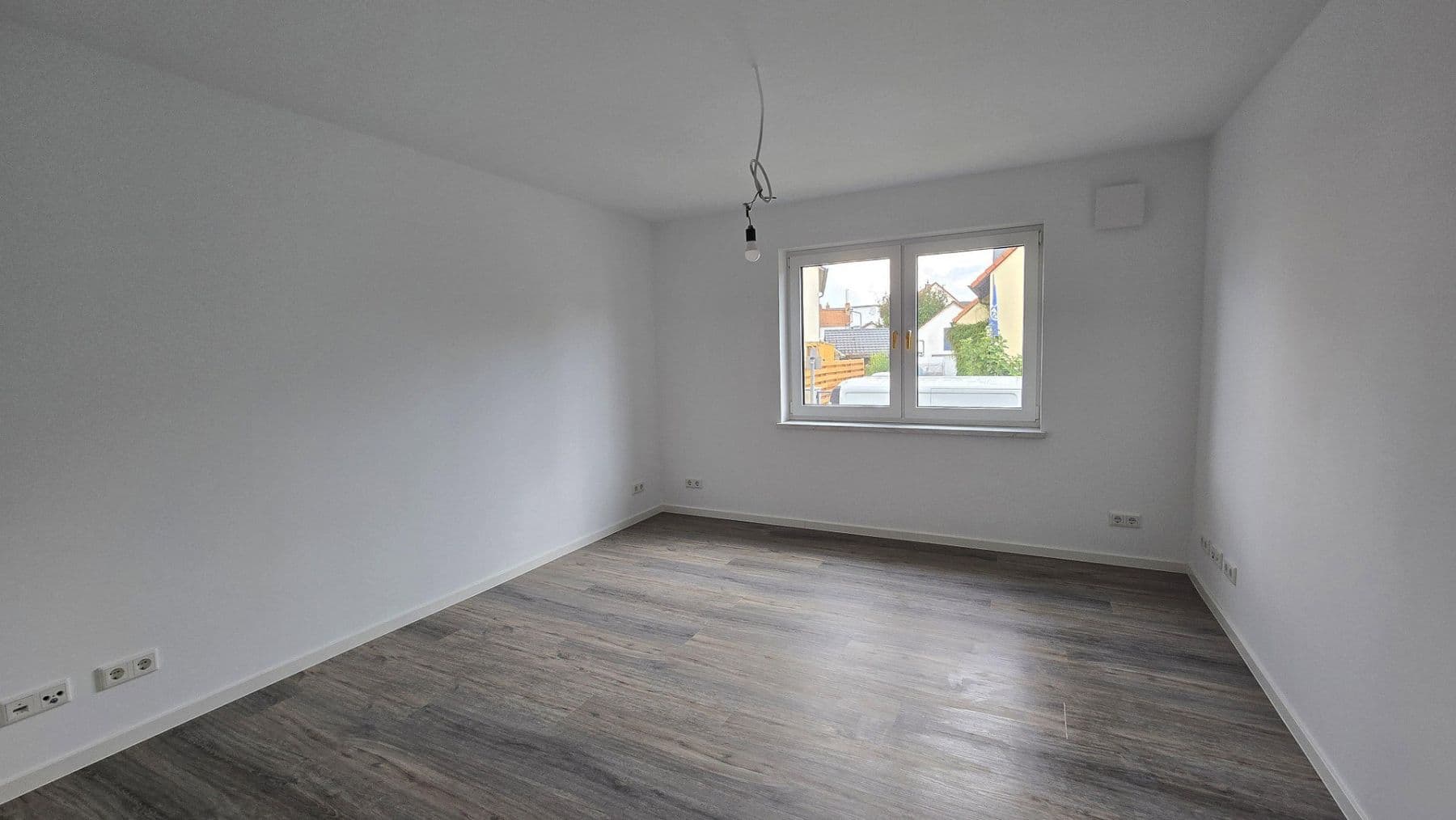 Prenájom bytu 3-izbový 80 m², Römerberg, Porýnie-Falcko Prenájom bytu 3-izbový 80 m², Römerberg, Porýnie-Falcko
