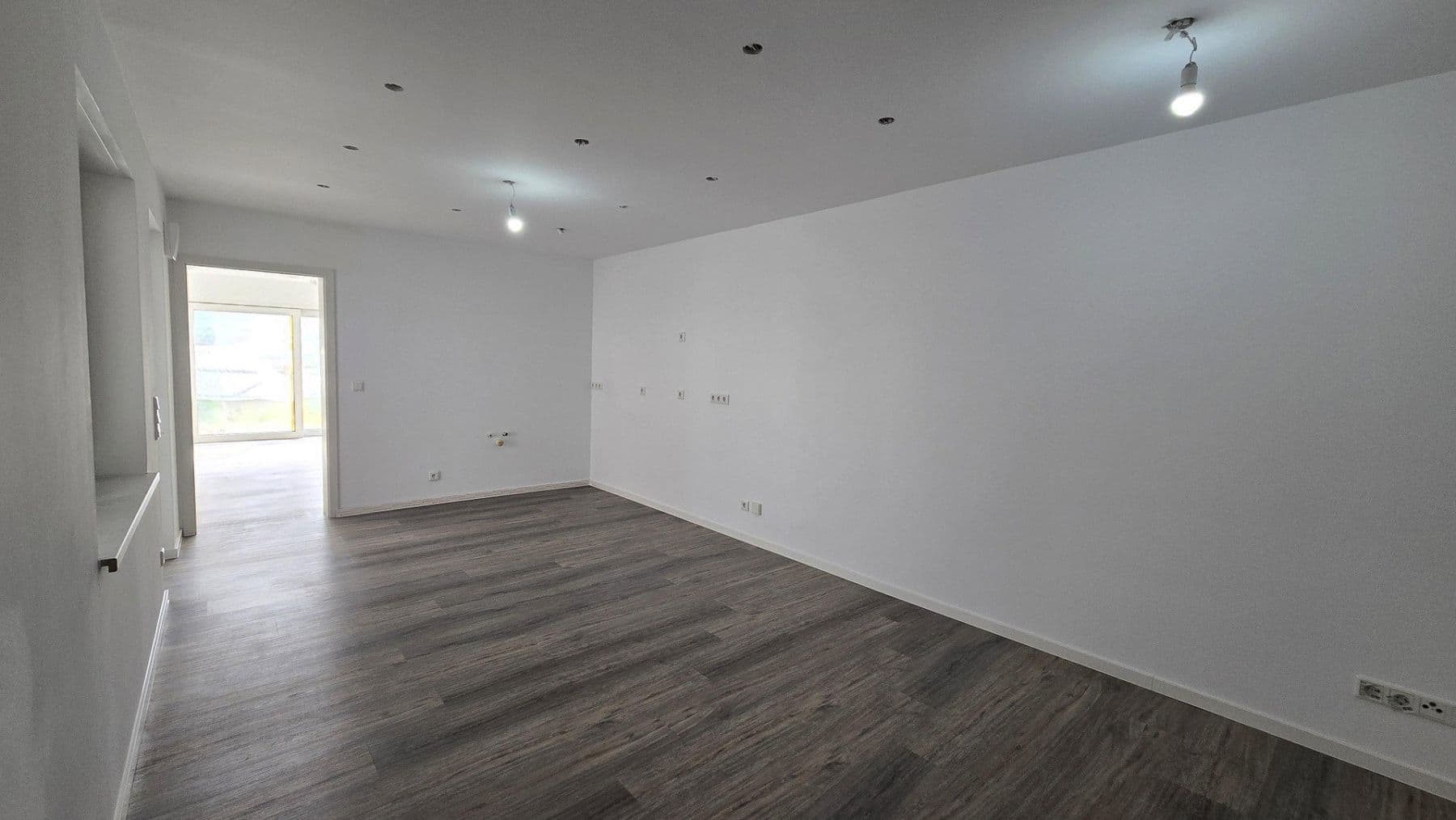 Prenájom bytu 3-izbový 80 m², Römerberg, Porýnie-Falcko Prenájom bytu 3-izbový 80 m², Römerberg, Porýnie-Falcko