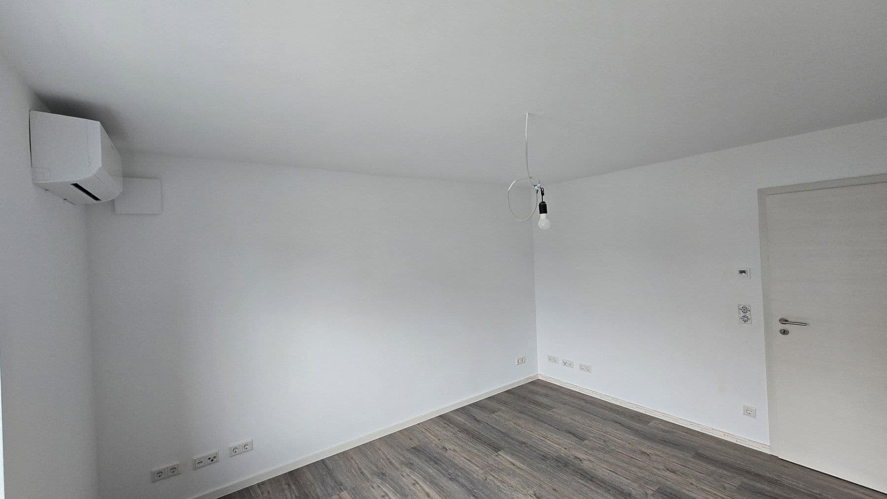 Prenájom bytu 3-izbový 80 m², Römerberg, Porýnie-Falcko Prenájom bytu 3-izbový 80 m², Römerberg, Porýnie-Falcko