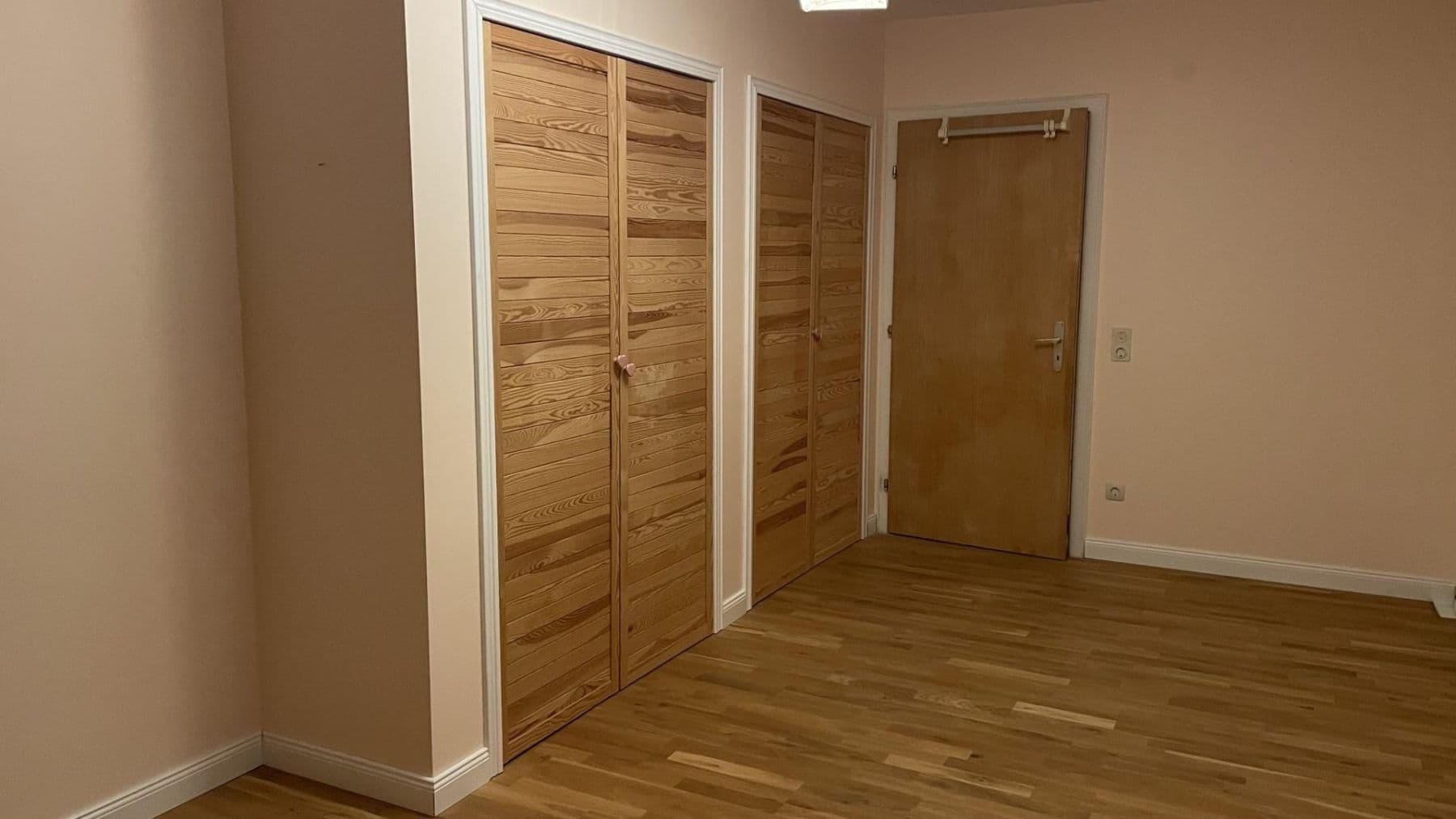 Predaj domu 248 m², pozemek 998 m², Krautgartenweg 3, Neckargemünd, Bádensko-Wurttembersko Predaj domu 248 m², pozemek 998 m², Krautgartenweg 3, Neckargemünd, Bádensko-Wurttembersko