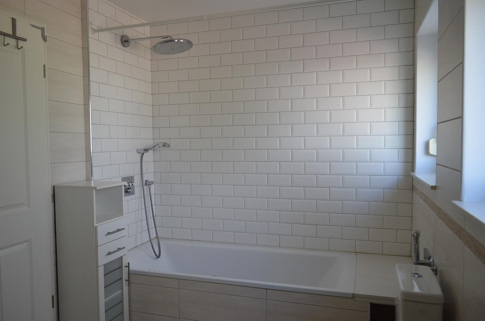 Predaj domu 248 m², pozemek 998 m², Krautgartenweg 3, Neckargemünd, Bádensko-Wurttembersko Predaj domu 248 m², pozemek 998 m², Krautgartenweg 3, Neckargemünd, Bádensko-Wurttembersko