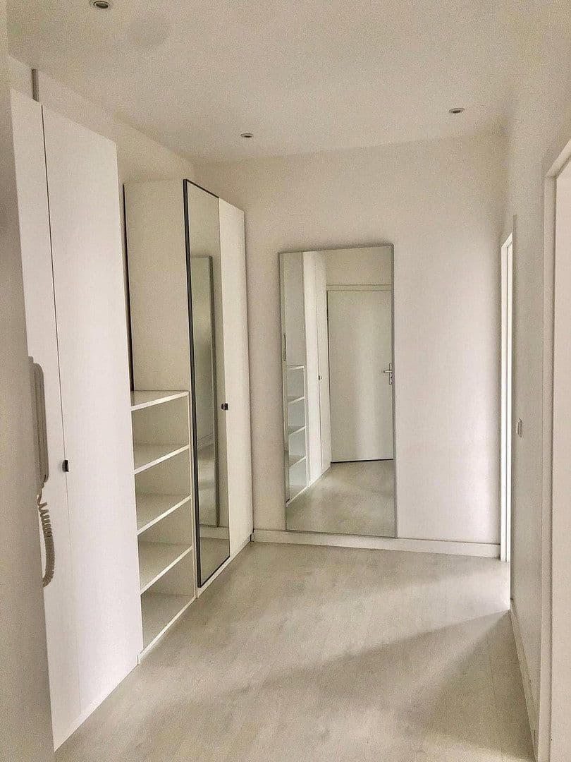 Prenájom bytu 2-izbový 54 m², Stuttgart, Bádensko-Wurttembersko Prenájom bytu 2-izbový 54 m², Stuttgart, Bádensko-Wurttembersko
