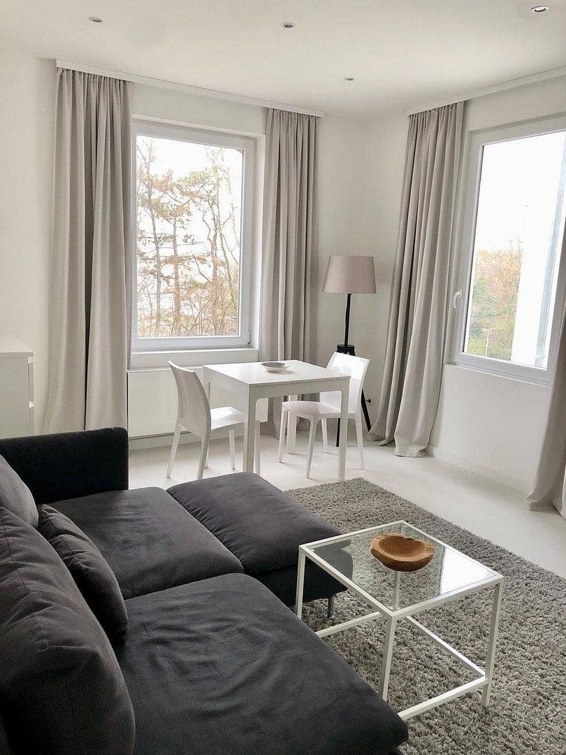 Prenájom bytu 2-izbový 54 m², Stuttgart, Bádensko-Wurttembersko Prenájom bytu 2-izbový 54 m², Stuttgart, Bádensko-Wurttembersko