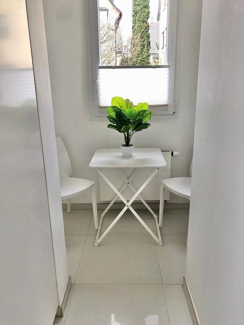 Prenájom bytu 2-izbový 54 m², Stuttgart, Bádensko-Wurttembersko Prenájom bytu 2-izbový 54 m², Stuttgart, Bádensko-Wurttembersko