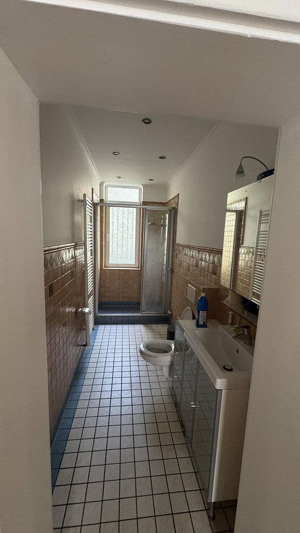 Prenájom bytu 6-izbový 160 m², Hannover, Dolné Sasko Prenájom bytu 6-izbový 160 m², Hannover, Dolné Sasko
