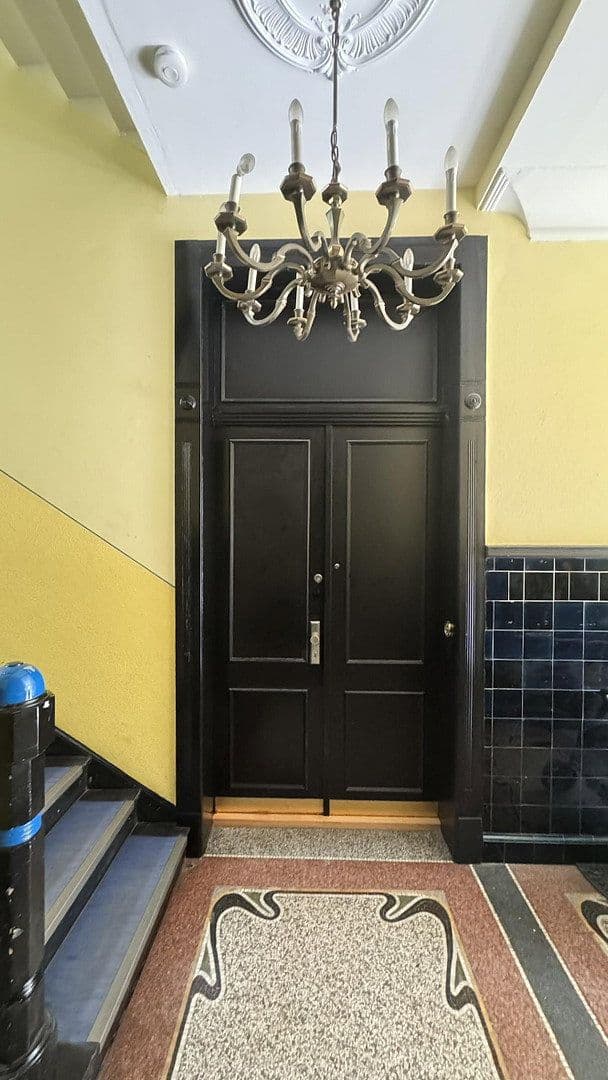 Prenájom bytu 6-izbový 160 m², Hannover, Dolné Sasko Prenájom bytu 6-izbový 160 m², Hannover, Dolné Sasko