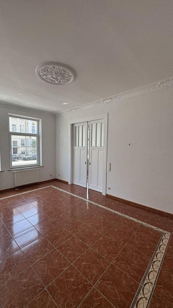 Prenájom bytu 6-izbový 160 m², Hannover, Dolné Sasko Prenájom bytu 6-izbový 160 m², Hannover, Dolné Sasko