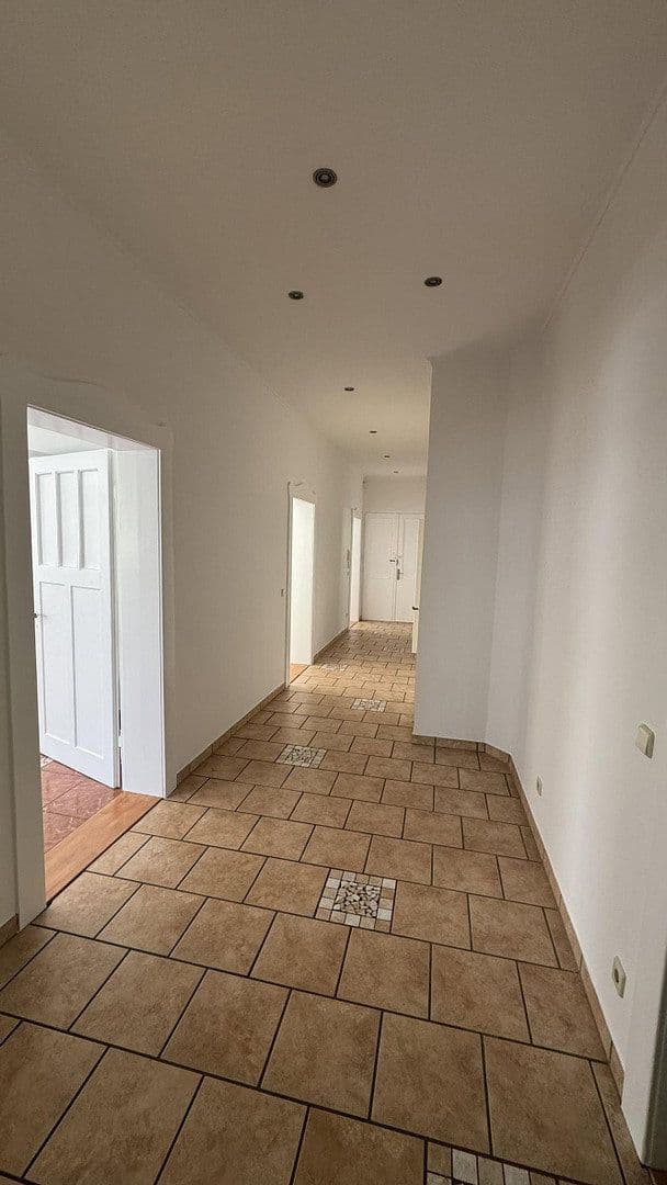 Prenájom bytu 6-izbový 160 m², Hannover, Dolné Sasko Prenájom bytu 6-izbový 160 m², Hannover, Dolné Sasko