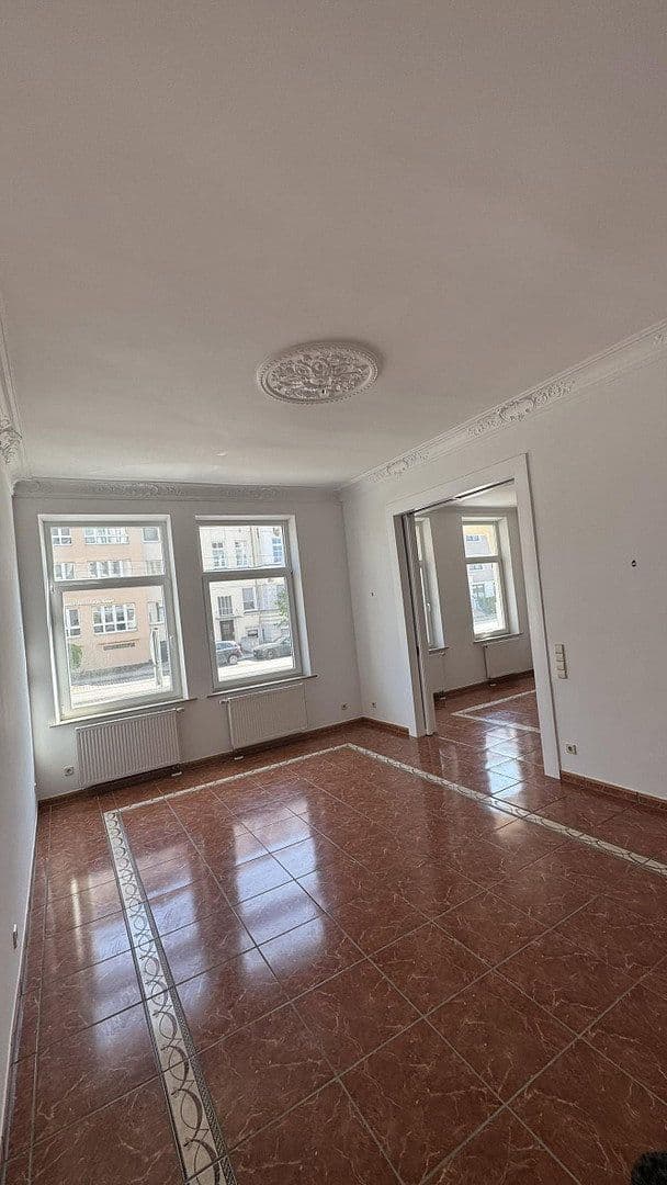 Prenájom bytu 6-izbový 160 m², Hannover, Dolné Sasko Prenájom bytu 6-izbový 160 m², Hannover, Dolné Sasko