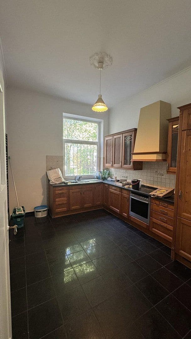 Prenájom bytu 6-izbový 160 m², Hannover, Dolné Sasko Prenájom bytu 6-izbový 160 m², Hannover, Dolné Sasko
