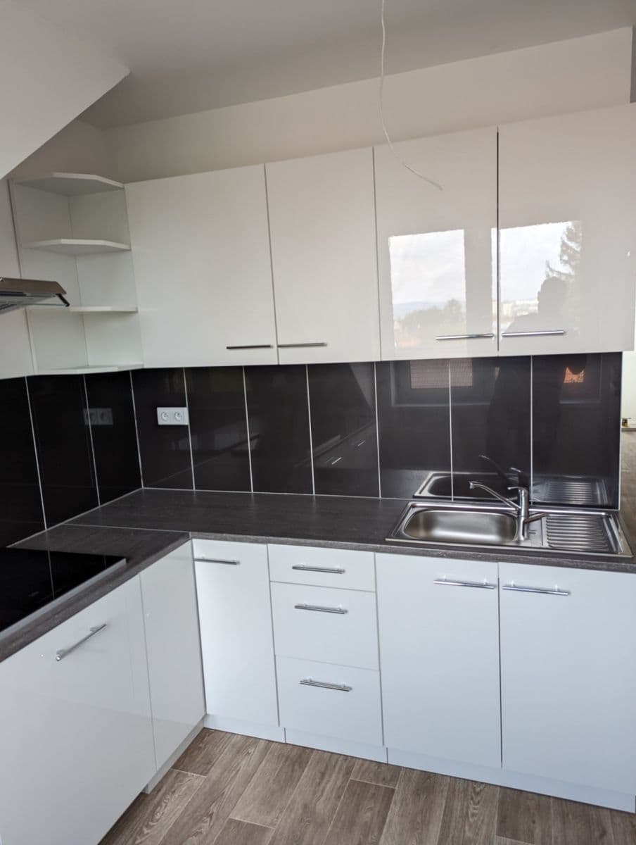Prenájom bytu 3-izbový 60 m², Skorkovského, Brno, Jihomoravský kraj Prenájom bytu 3-izbový 60 m², Skorkovského, Brno, Jihomoravský kraj