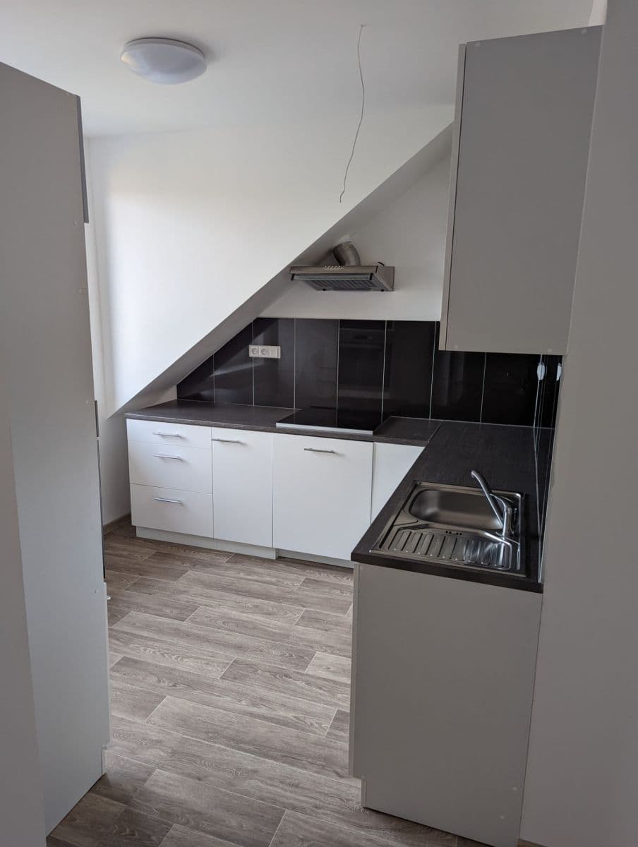 Prenájom bytu 3-izbový 60 m², Skorkovského, Brno, Jihomoravský kraj Prenájom bytu 3-izbový 60 m², Skorkovského, Brno, Jihomoravský kraj