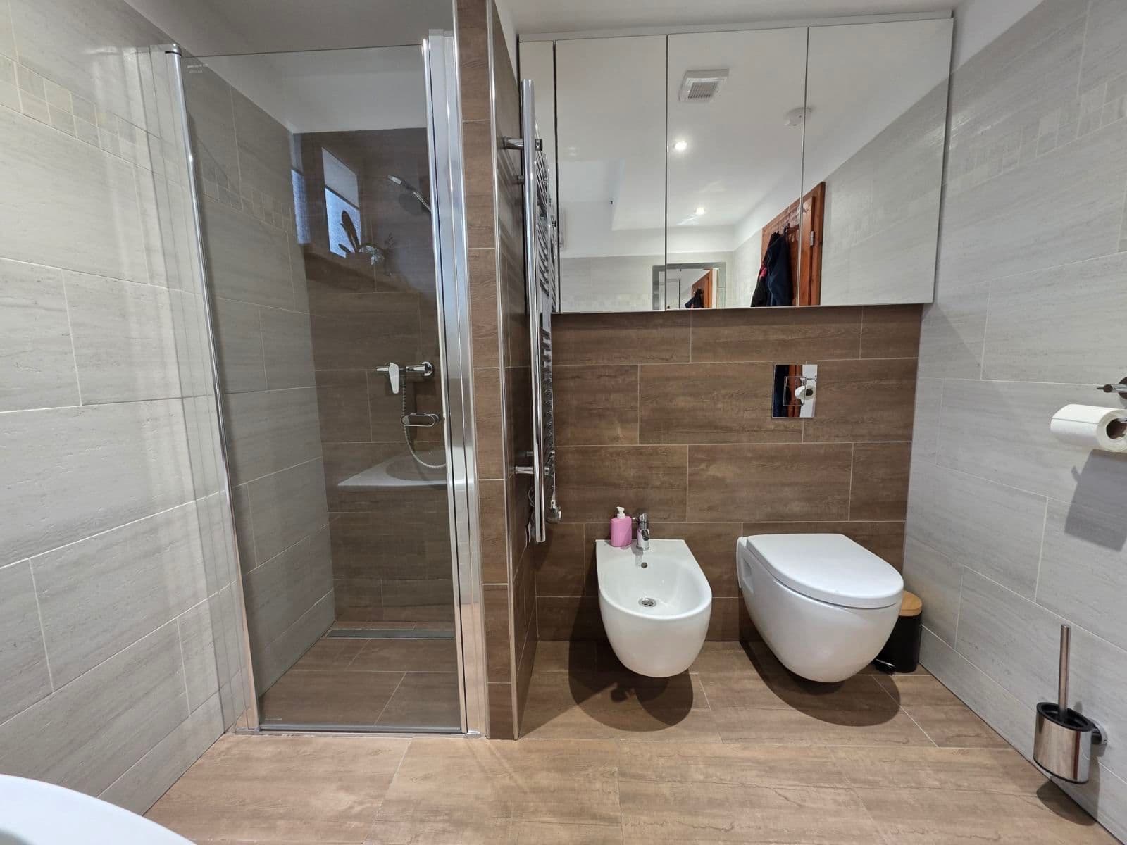 Prenájom bytu 3-izbový 68 m², Na Výsluní, Hradec Králové, Královéhradecký kraj Prenájom bytu 3-izbový 68 m², Na Výsluní, Hradec Králové, Královéhradecký kraj