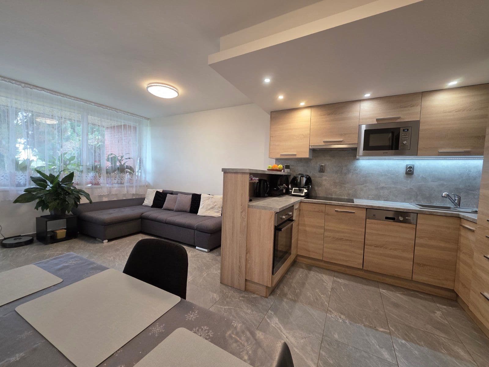 Prenájom bytu 3-izbový 68 m², Na Výsluní, Hradec Králové, Královéhradecký kraj Prenájom bytu 3-izbový 68 m², Na Výsluní, Hradec Králové, Královéhradecký kraj
