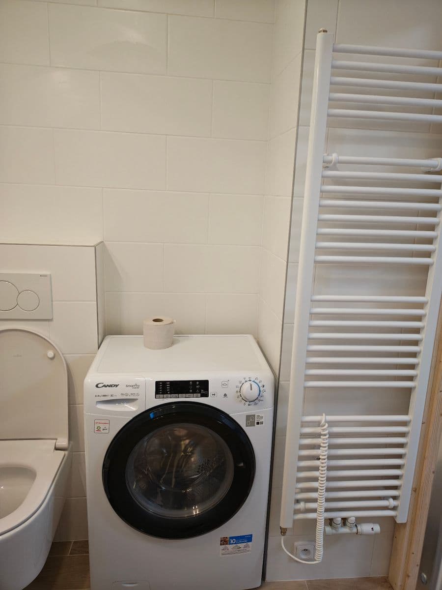 Prenájom bytu 1-izbový 42 m², Šlikova, Praha, Praha Prenájom bytu 1-izbový 42 m², Šlikova, Praha, Praha