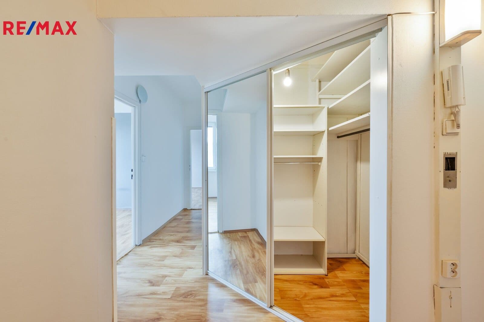 Prenájom bytu 2-izbový 43 m², Berlínská, Tábor, Jihočeský kraj Prenájom bytu 2-izbový 43 m², Berlínská, Tábor, Jihočeský kraj