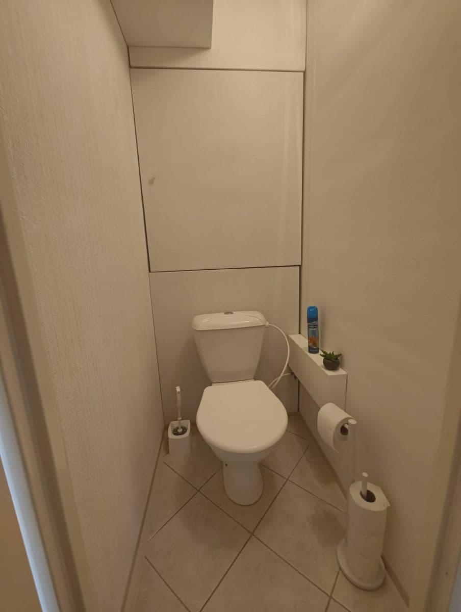 Prenájom bytu 2-izbový 43 m², Berlínská, Tábor, Jihočeský kraj Prenájom bytu 2-izbový 43 m², Berlínská, Tábor, Jihočeský kraj
