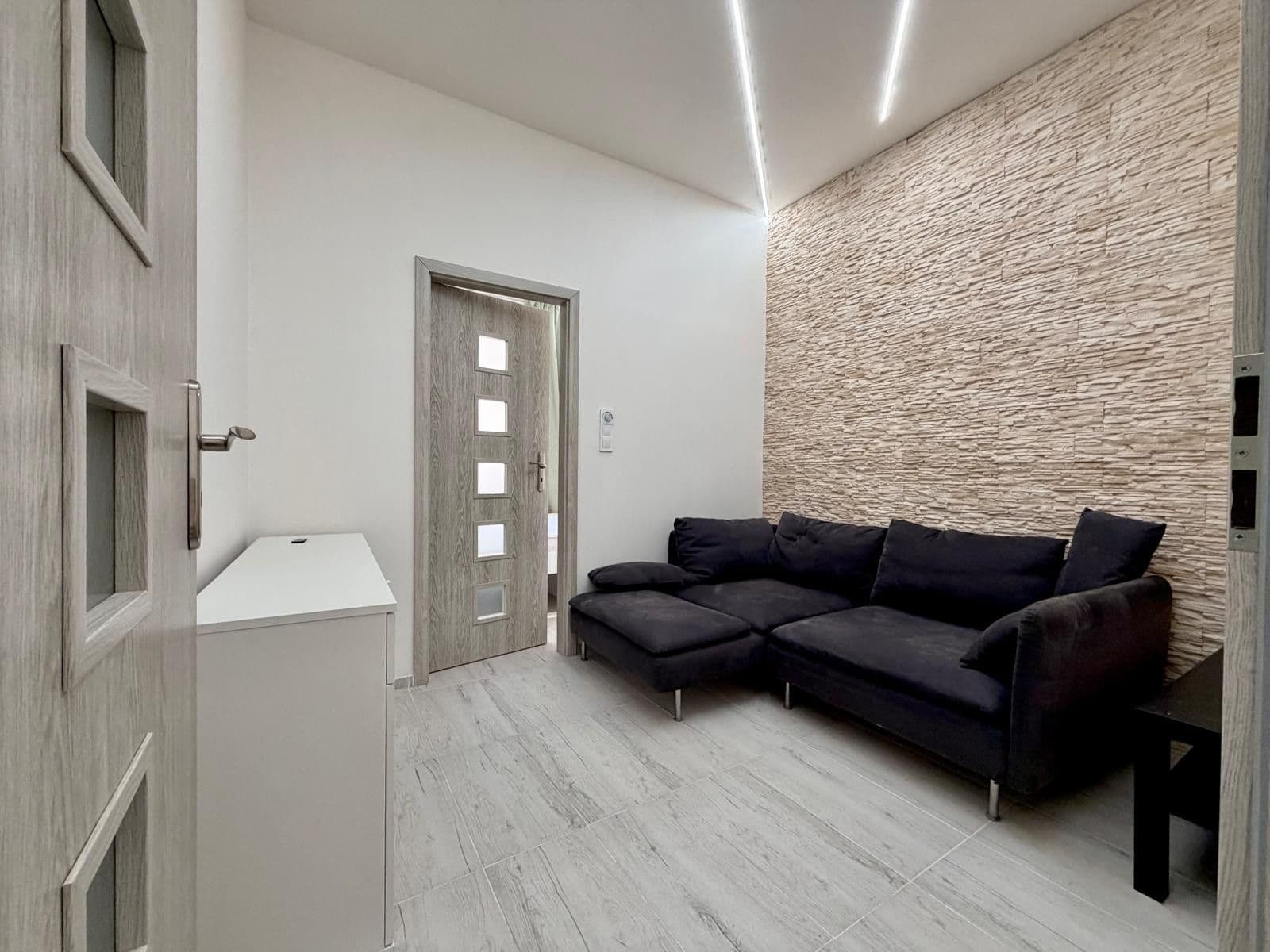 Prenájom bytu 3-izbový 55 m², Na Jarově, Praha, Praha Prenájom bytu 3-izbový 55 m², Na Jarově, Praha, Praha