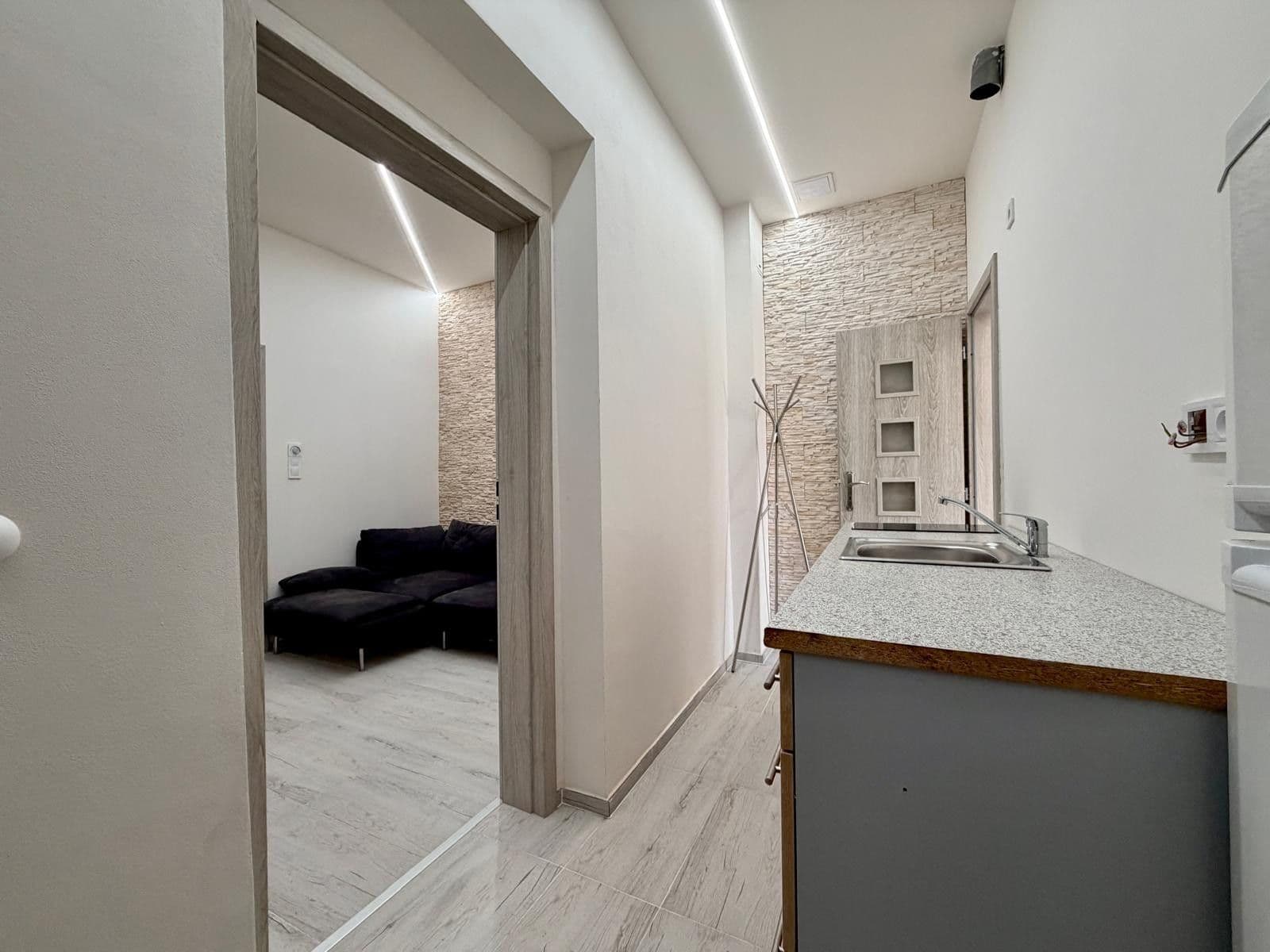 Prenájom bytu 3-izbový 55 m², Na Jarově, Praha, Praha Prenájom bytu 3-izbový 55 m², Na Jarově, Praha, Praha