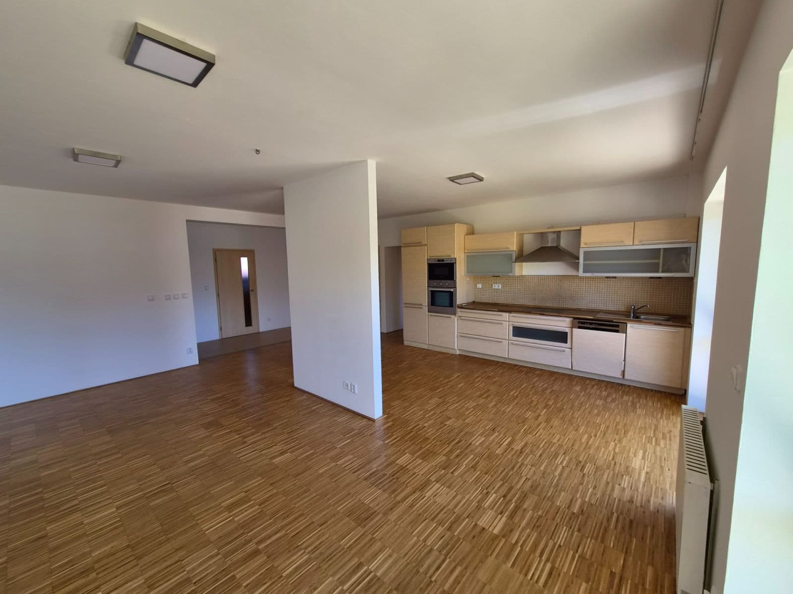 Prenájom bytu 3-izbový 111 m², Vránova, Brno, Jihomoravský kraj Prenájom bytu 3-izbový 111 m², Vránova, Brno, Jihomoravský kraj