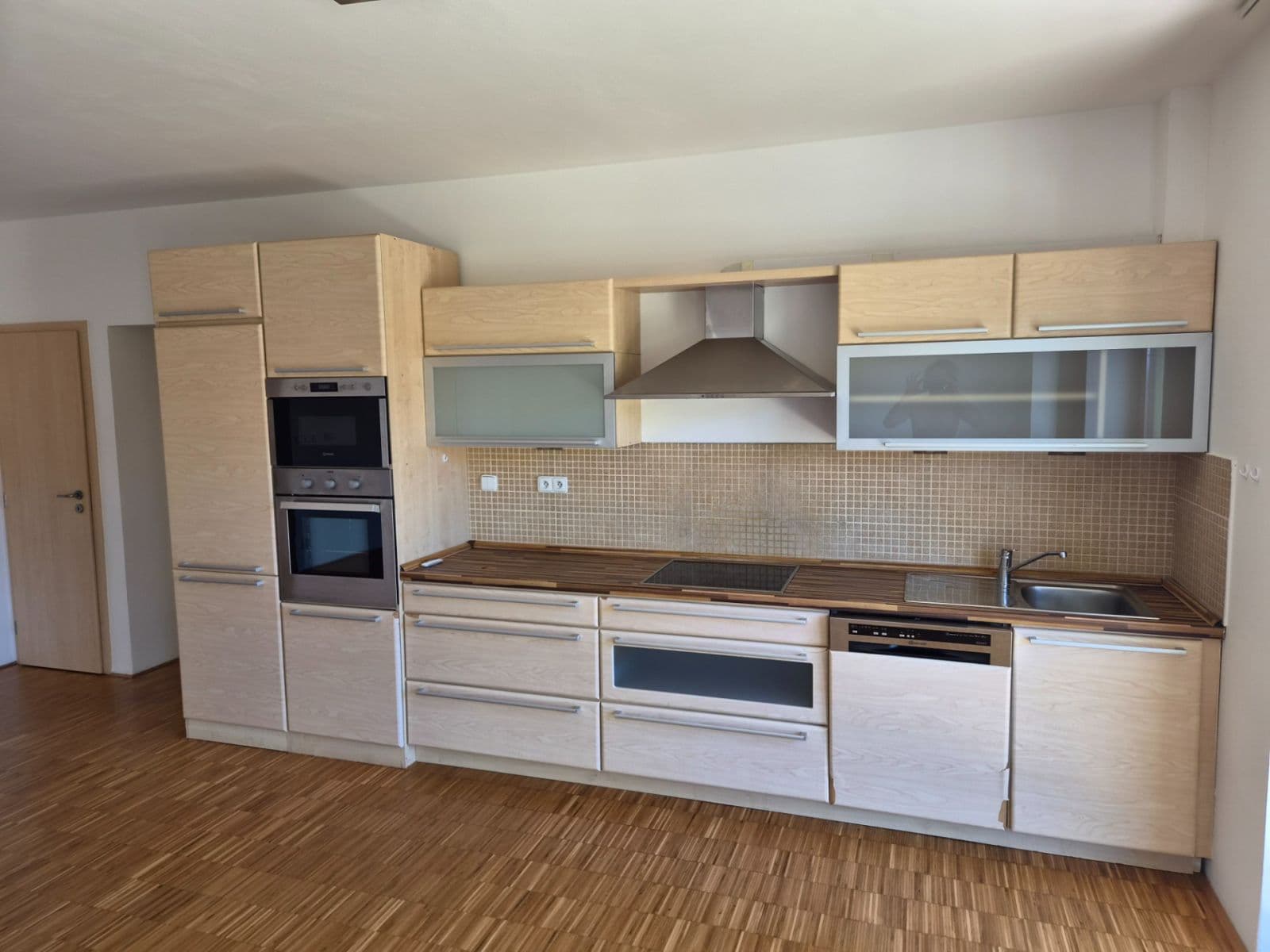 Prenájom bytu 3-izbový 111 m², Vránova, Brno, Jihomoravský kraj Prenájom bytu 3-izbový 111 m², Vránova, Brno, Jihomoravský kraj