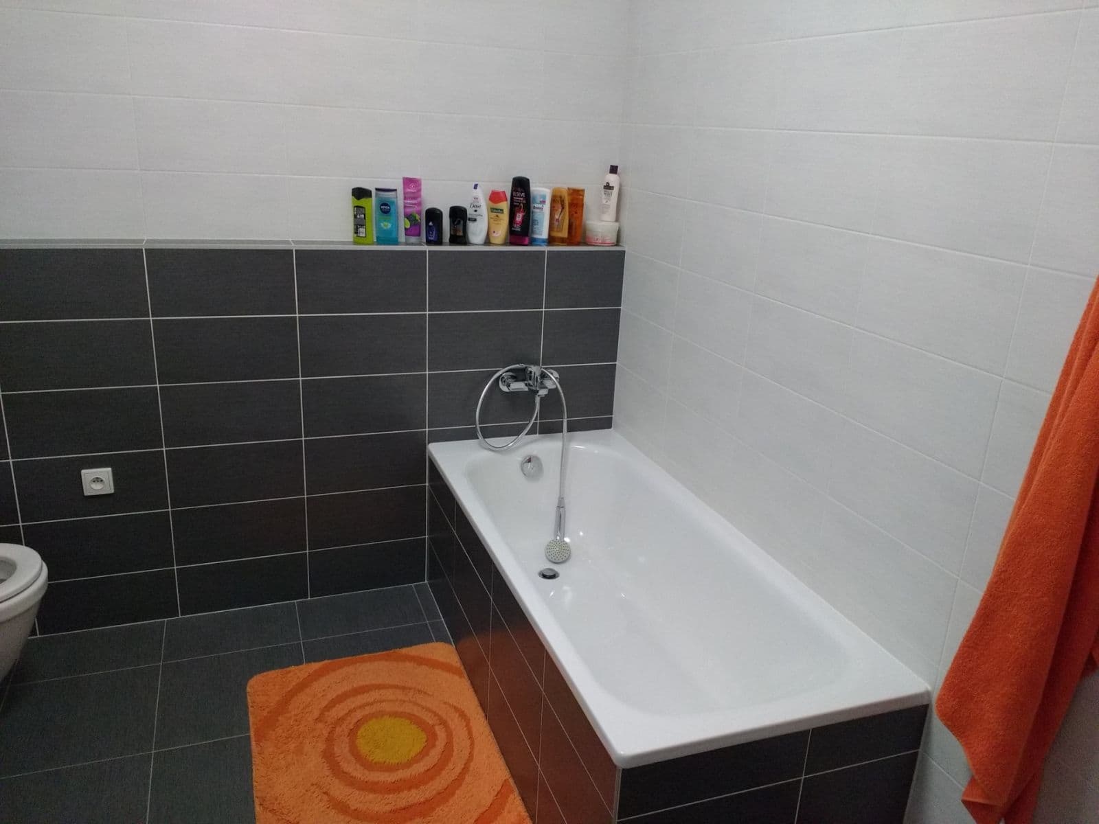 Predaj bytu 2-izbový 62 m², Mirešická, Jinočany, Středočeský kraj Predaj bytu 2-izbový 62 m², Mirešická, Jinočany, Středočeský kraj