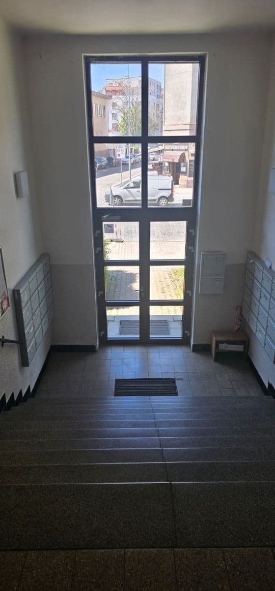 Prenájom bytu 1-izbový 25 m², Ke Strašnické, Praha, Praha Prenájom bytu 1-izbový 25 m², Ke Strašnické, Praha, Praha