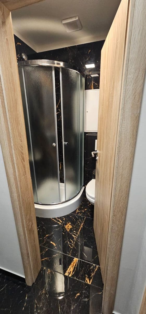 Prenájom bytu 1-izbový 25 m², Ke Strašnické, Praha, Praha Prenájom bytu 1-izbový 25 m², Ke Strašnické, Praha, Praha