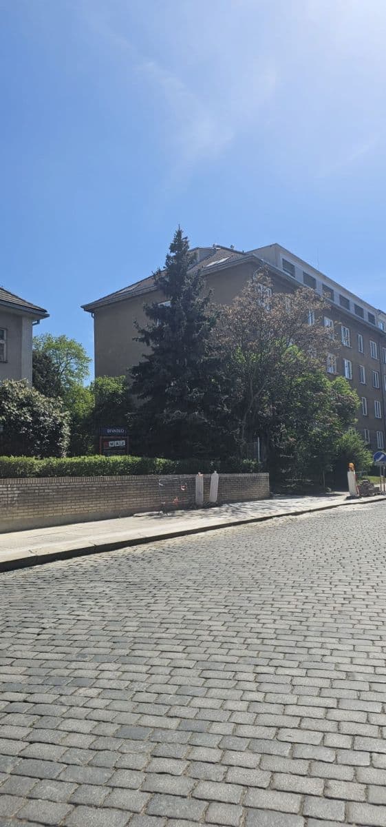 Prenájom bytu 1-izbový 25 m², Ke Strašnické, Praha, Praha Prenájom bytu 1-izbový 25 m², Ke Strašnické, Praha, Praha