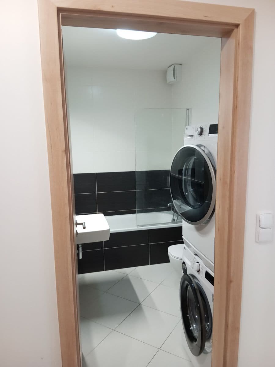 Prenájom bytu 2-izbový 48 m², Gollové, Praha, Praha Prenájom bytu 2-izbový 48 m², Gollové, Praha, Praha