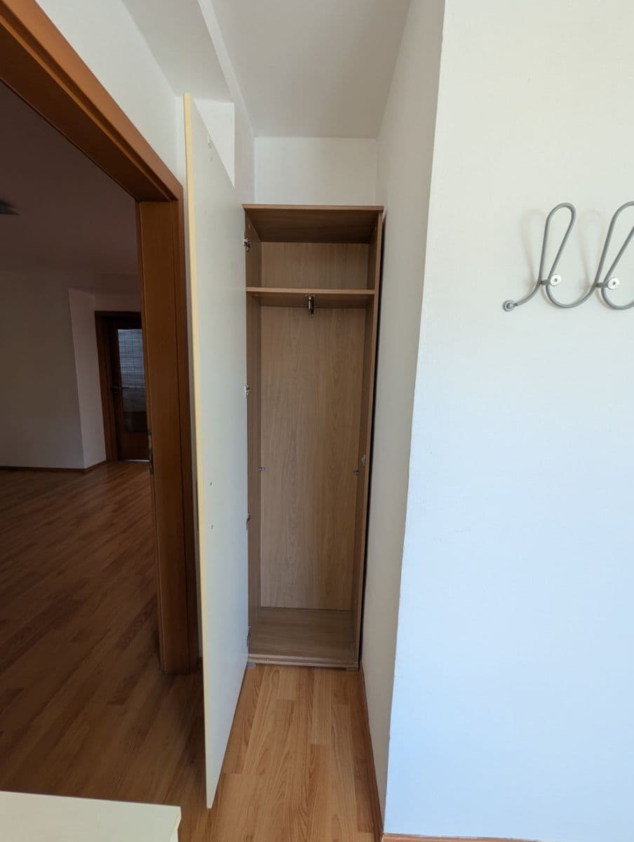 Prenájom bytu 1-izbový 14 m², Pivoňkova, Brno, Jihomoravský kraj Prenájom bytu 1-izbový 14 m², Pivoňkova, Brno, Jihomoravský kraj
