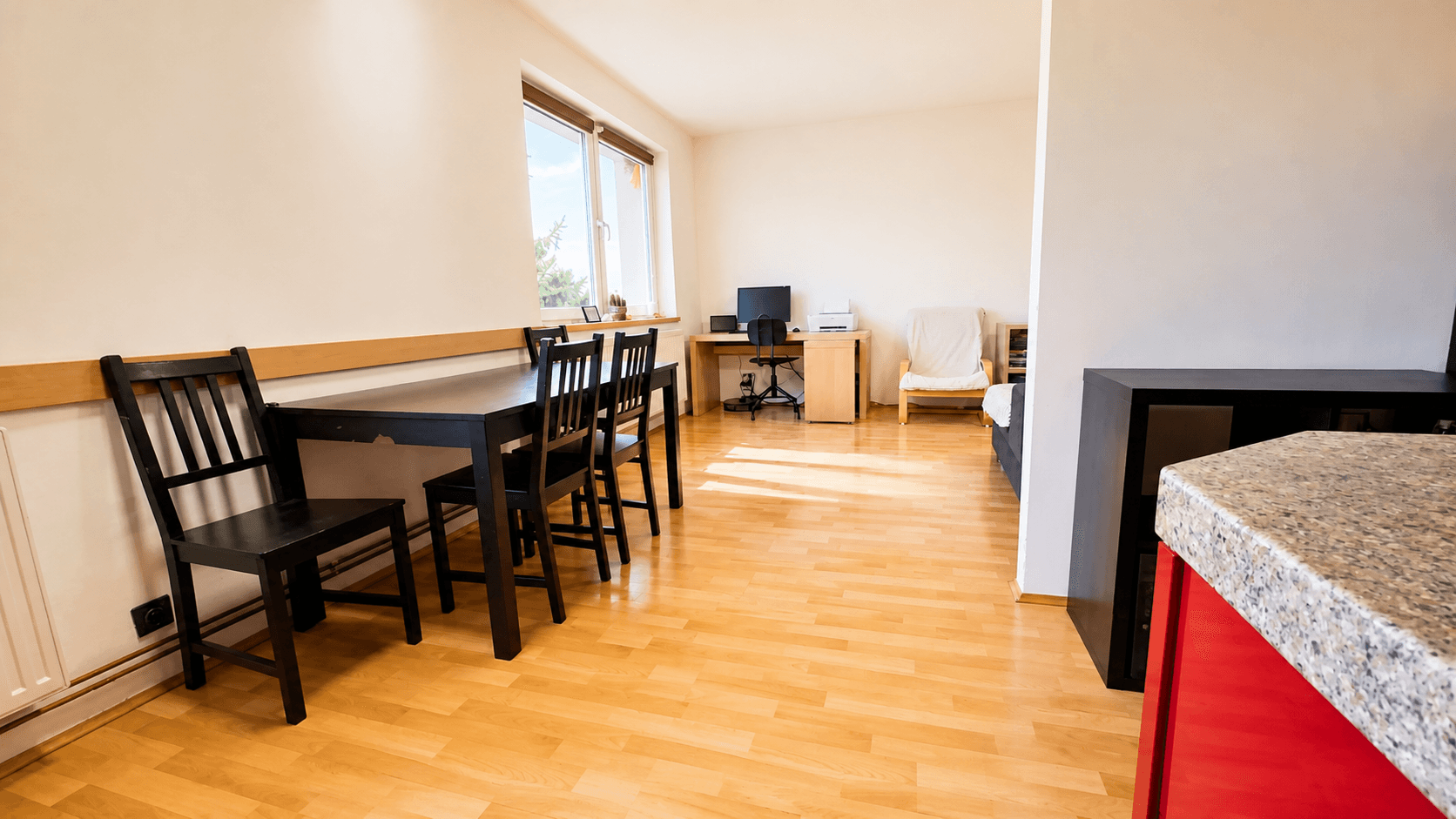 Prenájom bytu 3-izbový 77 m², sídliště Osvobození, Lednice, Jihomoravský kraj Prenájom bytu 3-izbový 77 m², sídliště Osvobození, Lednice, Jihomoravský kraj