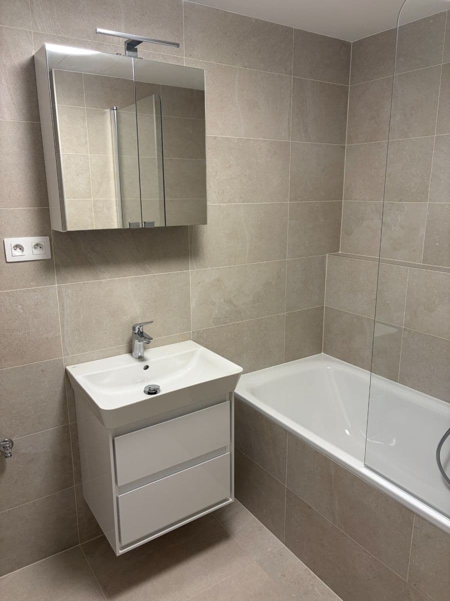 Prenájom bytu 2-izbový 50 m², Blažimská, Praha, Praha Prenájom bytu 2-izbový 50 m², Blažimská, Praha, Praha