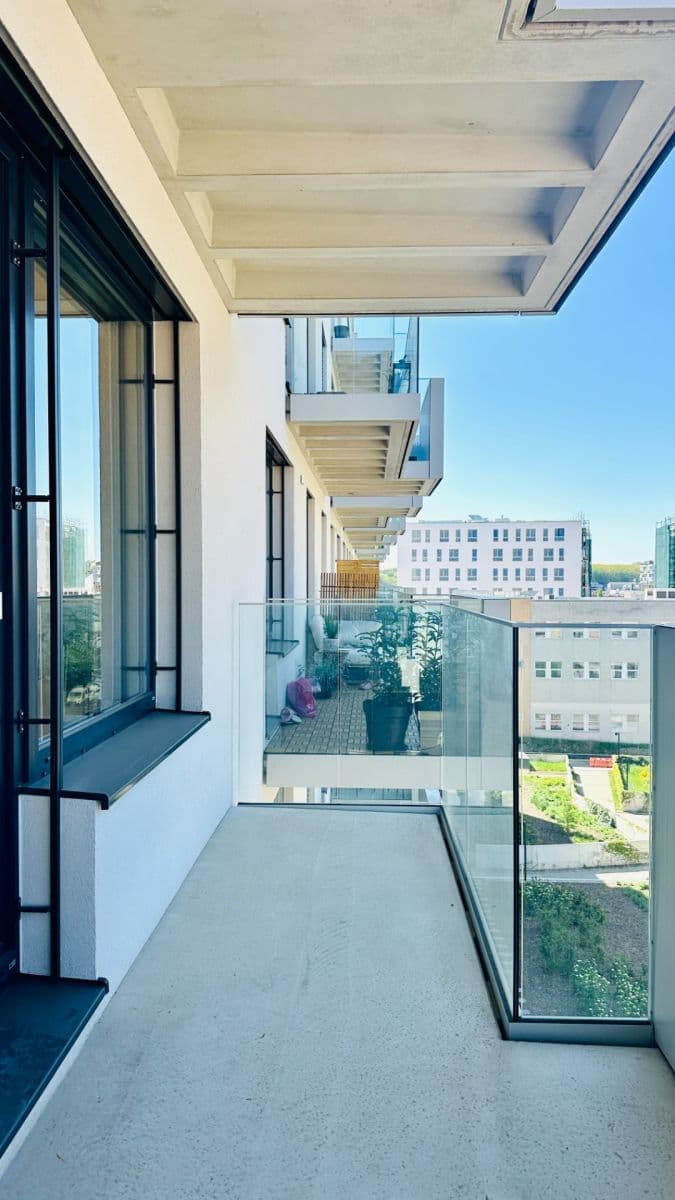 Prenájom bytu 1-izbový 36 m², Fafkových, Praha, Praha Prenájom bytu 1-izbový 36 m², Fafkových, Praha, Praha